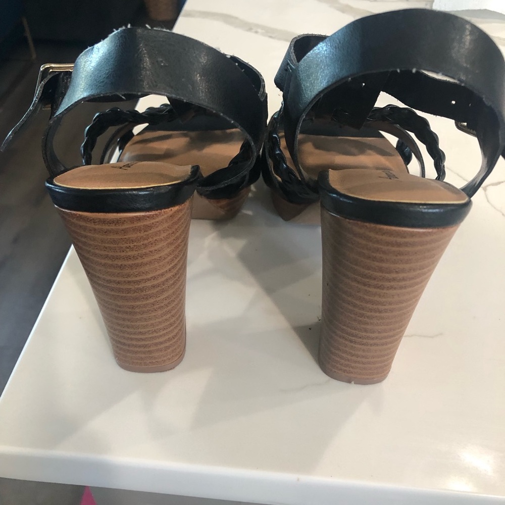 American Eagle Strap sandals - Picture 5 of 6